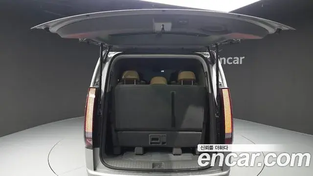 Hyundai Staria 2021 — Photo 27/33