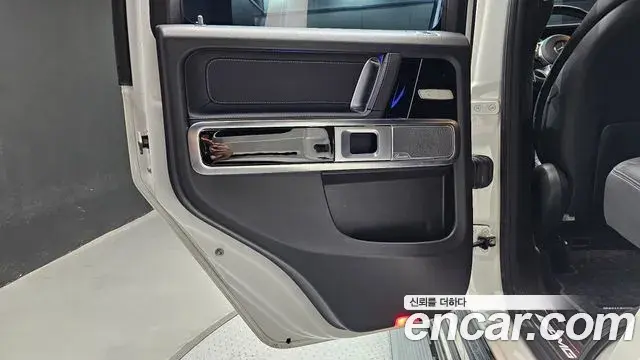Mercedes-Benz G-Class 2021 — Photo 20/32