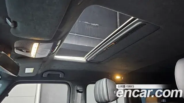 Mercedes-Benz G-Class 2021 — Photo 12/32
