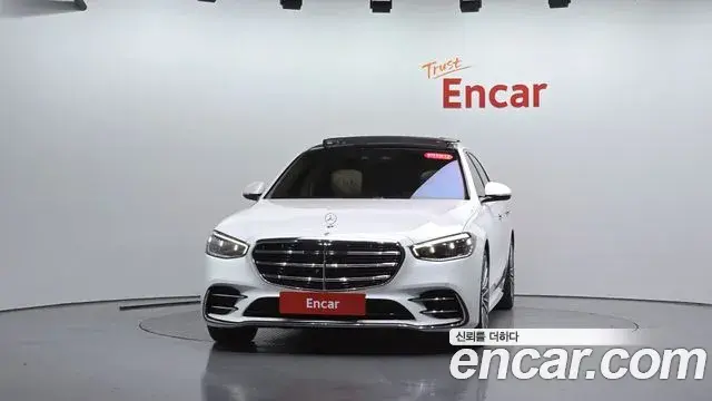 Mercedes-Benz S-Class 2023 — Photo 25/30