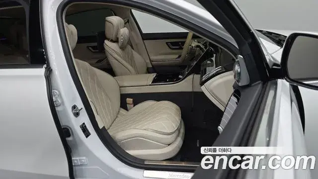 Mercedes-Benz S-Class 2023 — Photo 12/30