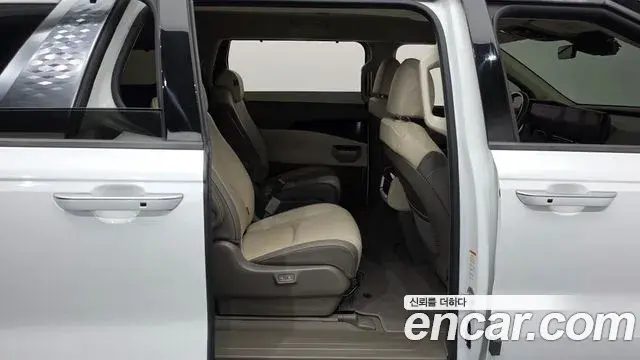Kia Carnival 2020 — Photo 11/20