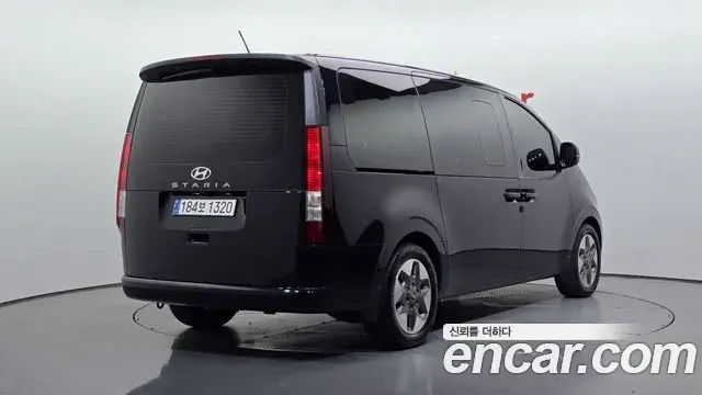 Hyundai Staria 2024 — Фото 2/20