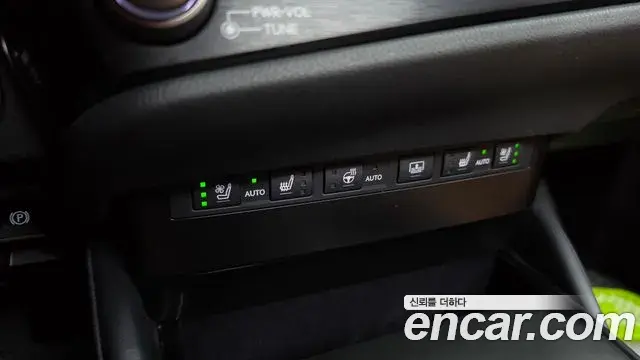 Lexus ES300h 2022 — Photo 18/37
