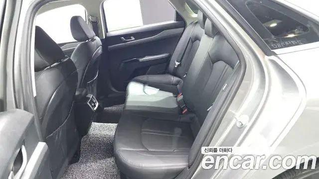 Kia K5 2022 — Şəkil 22/32