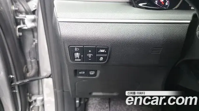 Kia K5 2022 — Şəkil 29/32