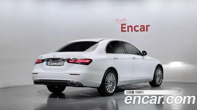 Mercedes-Benz E-Class 2020 — Фото 2/20