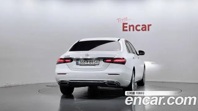Mercedes-Benz E-Class 2020 — Фото 4/20
