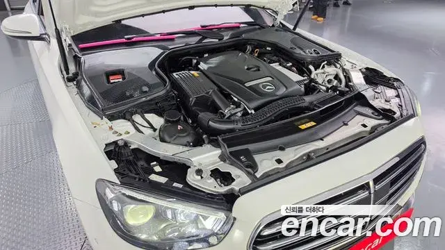 Mercedes-Benz E-Class 2020 — Фото 6/20