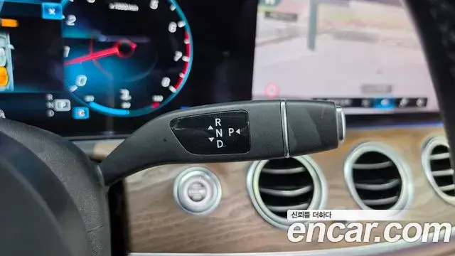 Mercedes-Benz E-Class 2020 — Фото 9/20