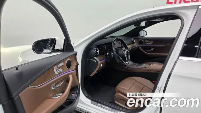 Mercedes-Benz E-Class 2020 — Фото 10/20