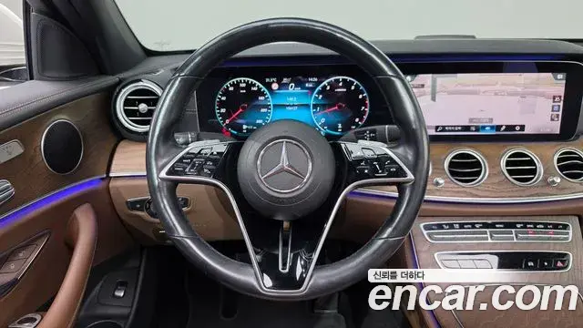 Mercedes-Benz E-Class 2020 — Фото 13/20