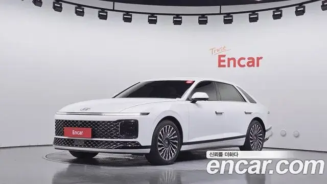 Hyundai Grandeur Hybrid 2023 — Photo 26/31