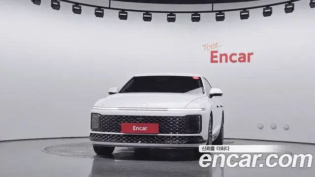 Hyundai Grandeur Hybrid 2023 — Photo 22/31