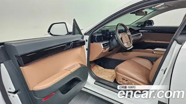 Hyundai Grandeur Hybrid 2023 — Photo 9/31
