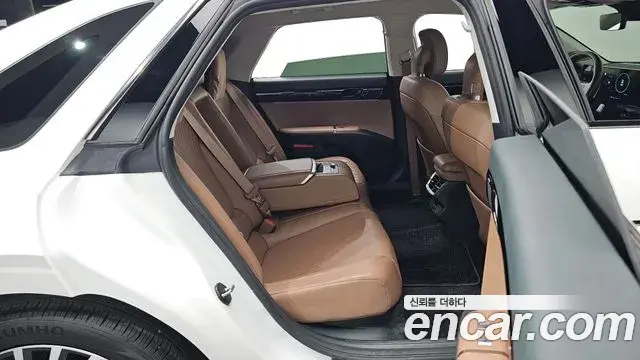 Hyundai Grandeur Hybrid 2023 — Photo 1/31