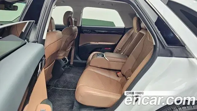 Hyundai Grandeur Hybrid 2023 — Photo 3/31