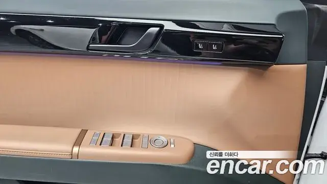 Hyundai Grandeur Hybrid 2023 — Photo 12/31