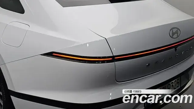 Hyundai Grandeur Hybrid 2023 — Photo 28/31