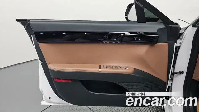 Hyundai Grandeur Hybrid 2023 — Photo 30/31