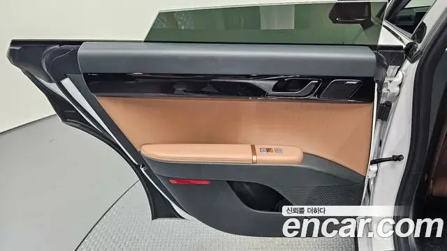 Hyundai Grandeur Hybrid 2023 — Photo 25/31
