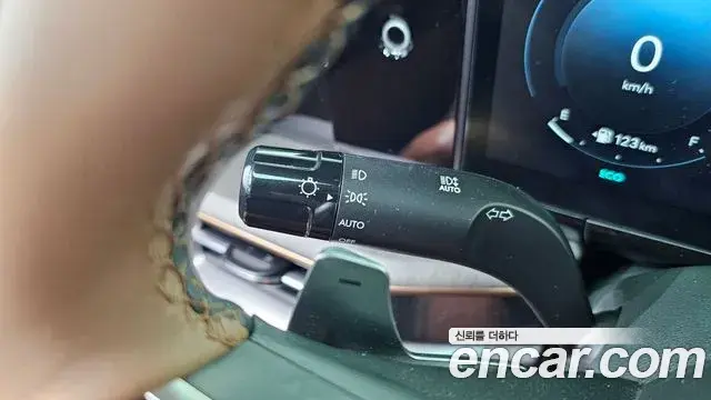 Hyundai Grandeur Hybrid 2023 — Photo 16/31