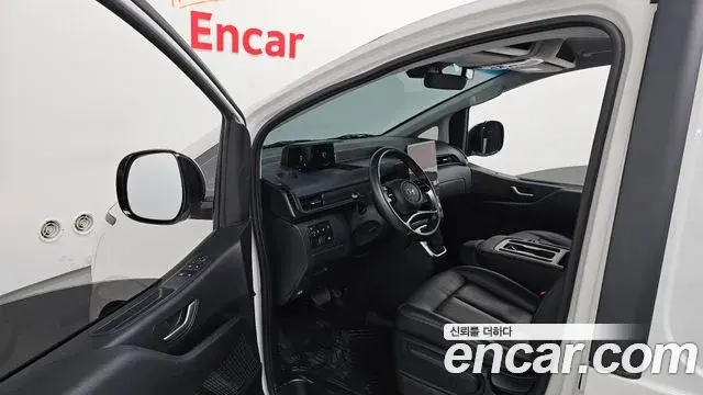 Hyundai Staria 2023 — Şəkil 28/31