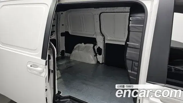 Hyundai Staria 2023 — Şəkil 4/31