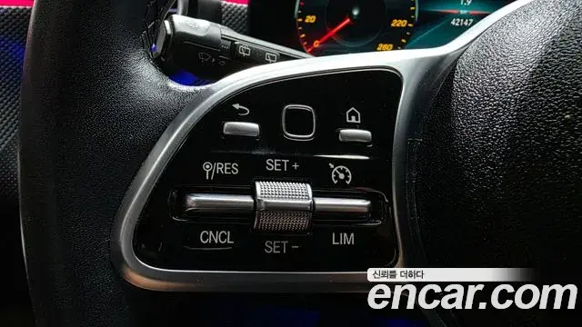 Mercedes-Benz A-Class 2021 — Şəkil 10/32
