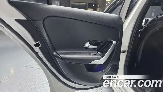 Mercedes-Benz A-Class 2021 — Şəkil 19/32