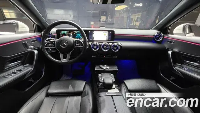 Mercedes-Benz A-Class 2021 — Şəkil 15/32