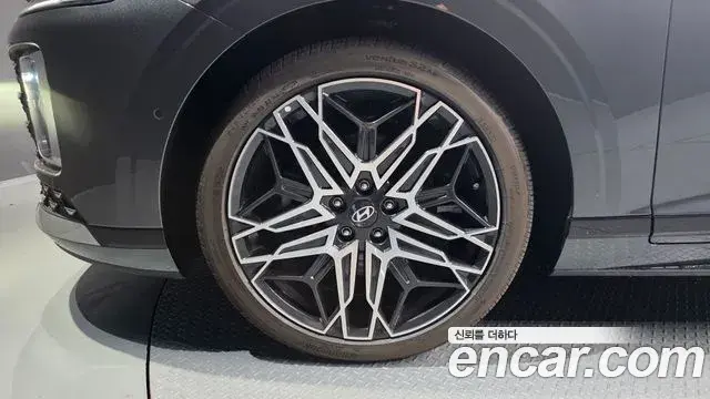 Hyundai Grandeur Hybrid 2025 — Photo 2/20
