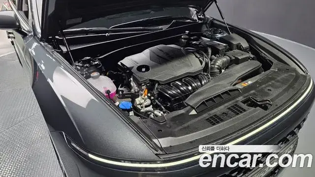 Hyundai Grandeur Hybrid 2025 — Photo 7/20