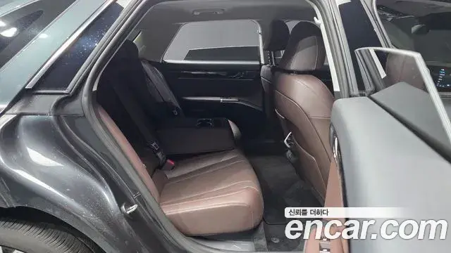 Hyundai Grandeur Hybrid 2025 — Photo 6/20