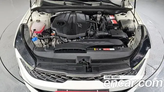 Kia K5 2021 — ფოტო 21/33