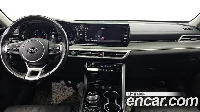 Kia K5 2021 — ფოტო 30/33