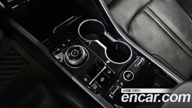 Kia K5 2021 — ფოტო 32/33