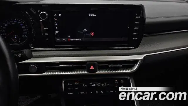 Kia K5 2021 — ფოტო 13/33
