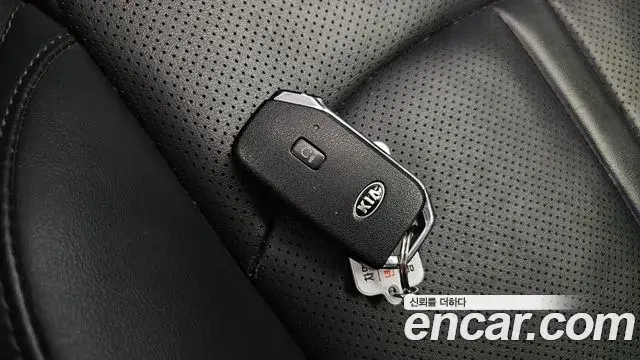 Kia K5 2021 — ფოტო 15/33