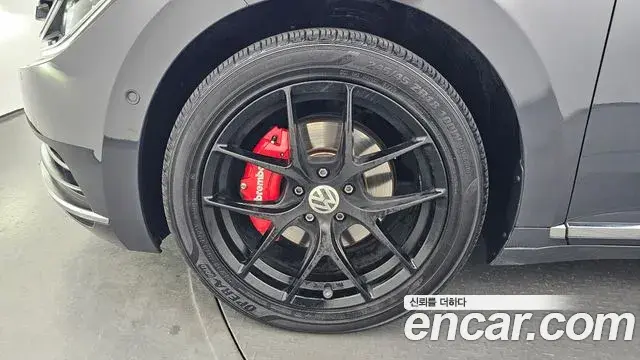 Volkswagen Arteon 2019 — ფოტო 15/20