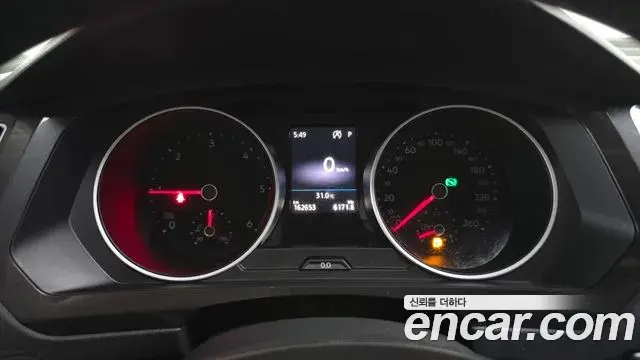Volkswagen Tiguan 2018 — Şəkil 8/20