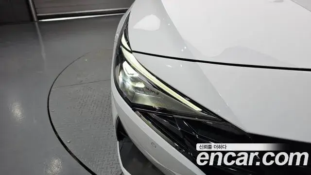 Hyundai The New Avante Hybrid 2023 — ფოტო 23/36