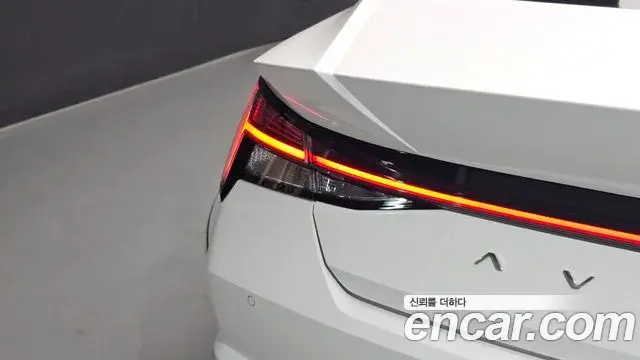 Hyundai The New Avante Hybrid 2023 — ფოტო 24/36