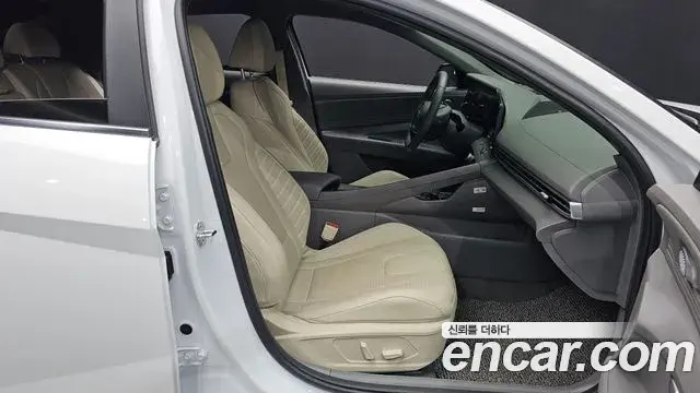 Hyundai The New Avante Hybrid 2023 — ფოტო 26/36