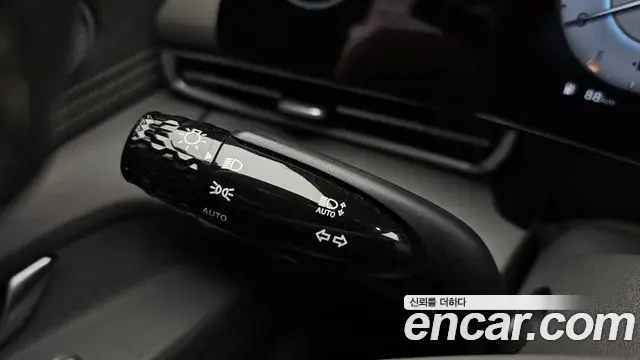 Hyundai The New Avante Hybrid 2023 — ფოტო 2/36