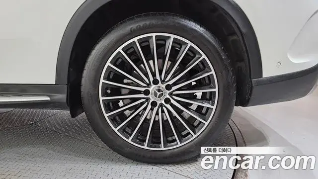 Mercedes-Benz GLC-Class 2023 — Photo 30/30