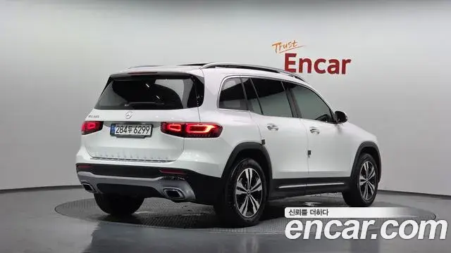 Mercedes-Benz GLB-Class 2020 — Şəkil 7/29