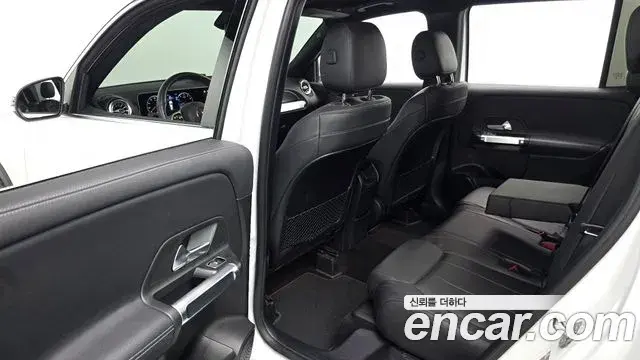 Mercedes-Benz GLB-Class 2020 — Şəkil 23/29