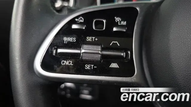 Mercedes-Benz GLB-Class 2020 — Şəkil 24/29