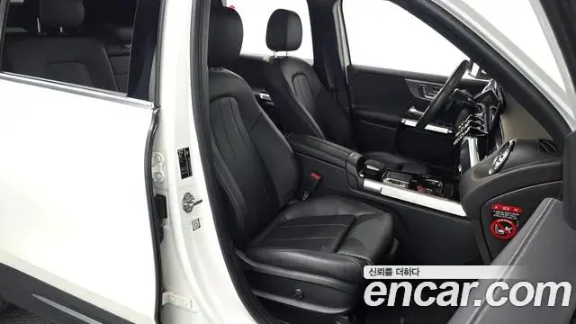 Mercedes-Benz GLB-Class 2020 — Şəkil 25/29